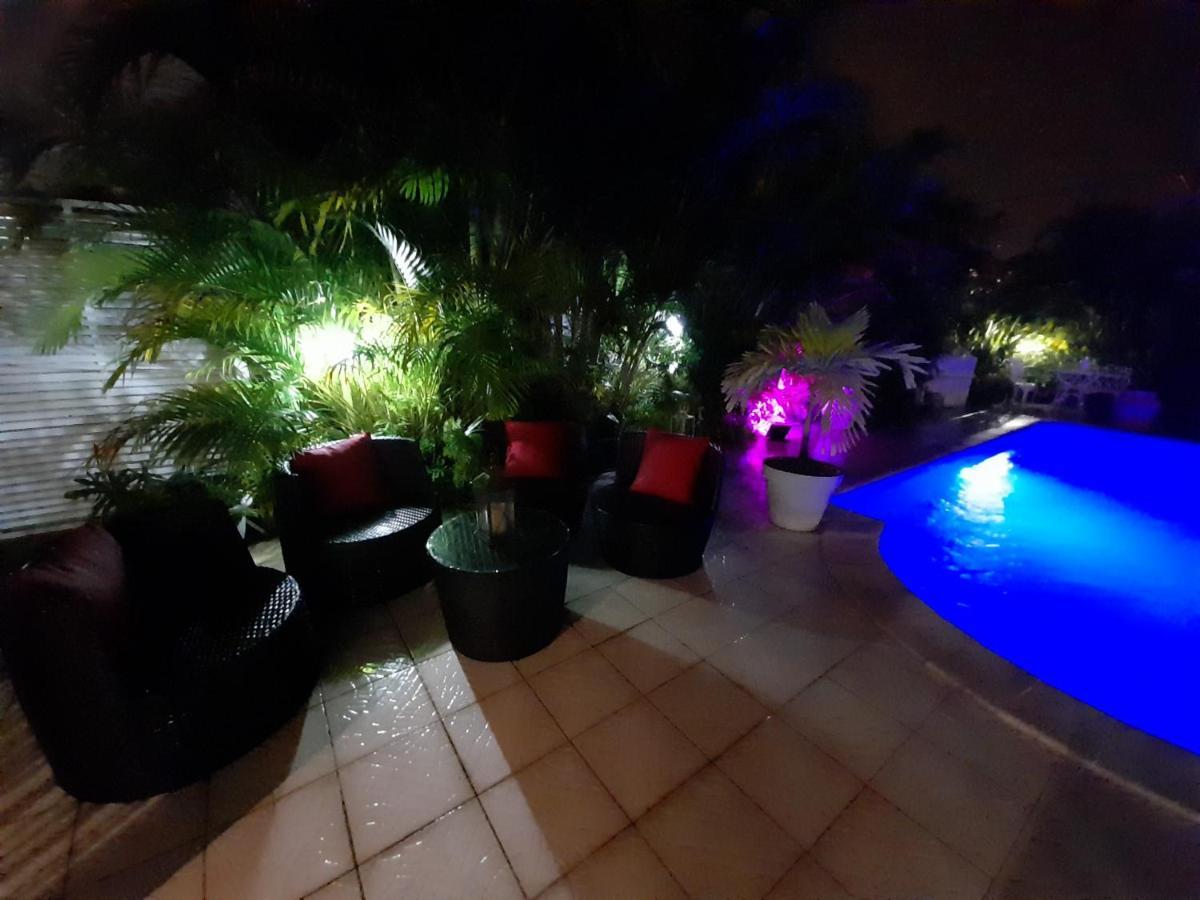 Apartamento Coquet F2 Climatise Avec Piscine Au Lamentin Le Lamentin Exterior foto