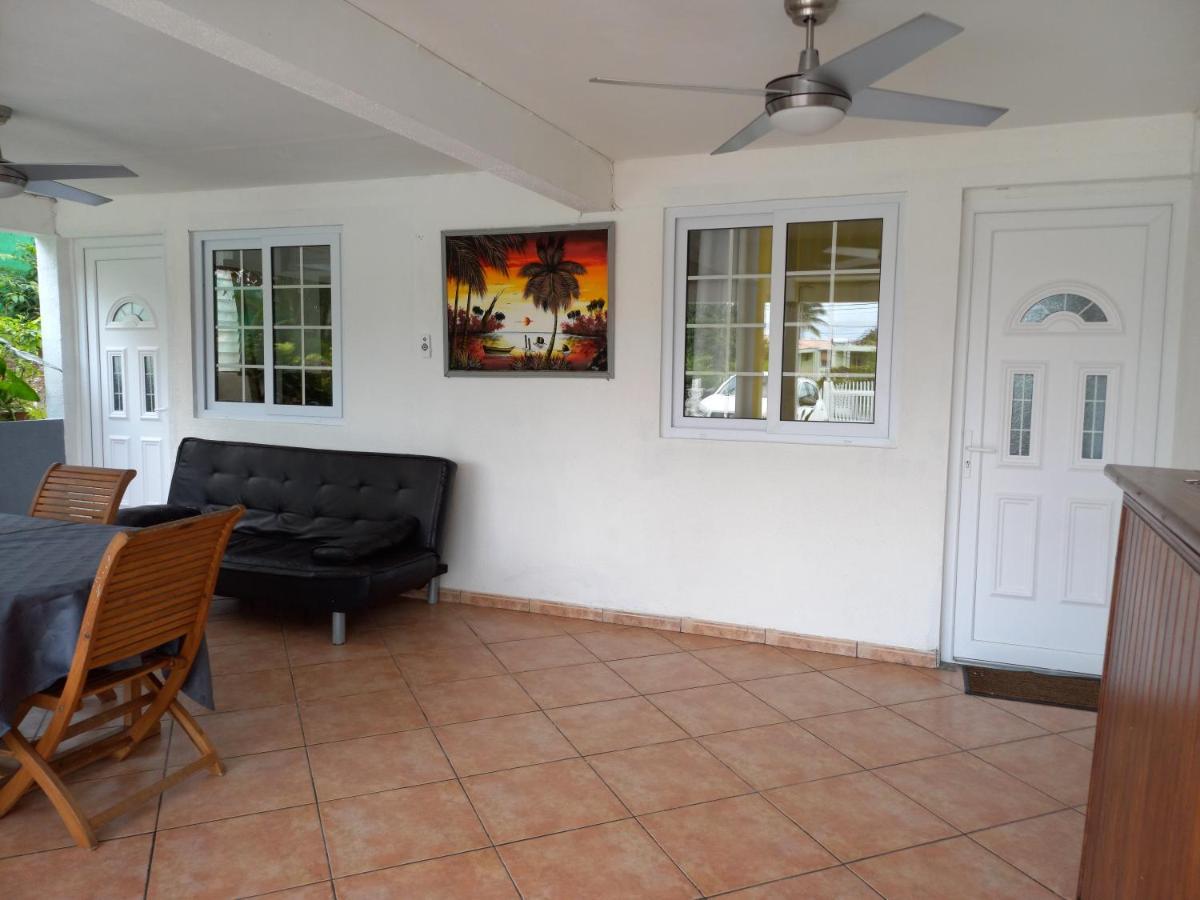 Apartamento Coquet F2 Climatise Avec Piscine Au Lamentin Le Lamentin Exterior foto
