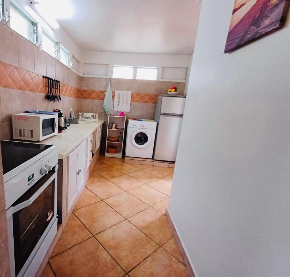 Apartamento Coquet F2 Climatise Avec Piscine Au Lamentin Le Lamentin Exterior foto