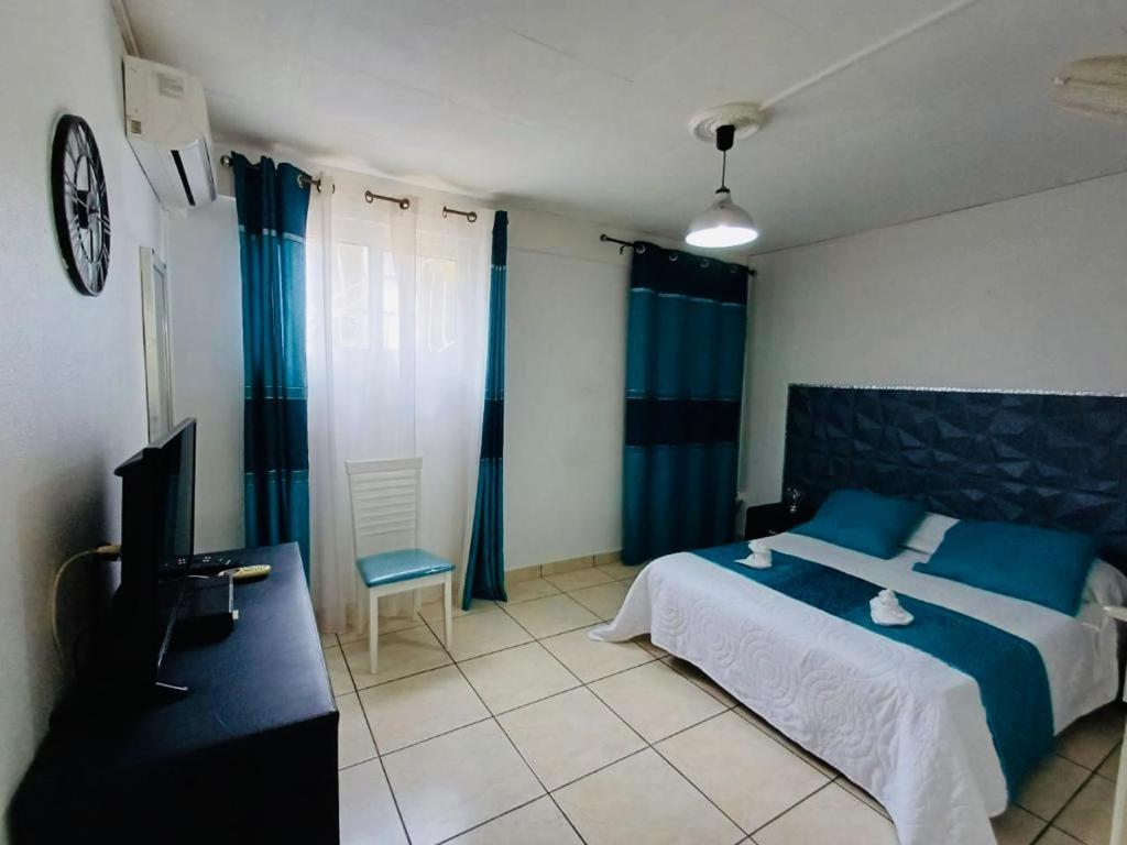 Apartamento Coquet F2 Climatise Avec Piscine Au Lamentin Le Lamentin Exterior foto