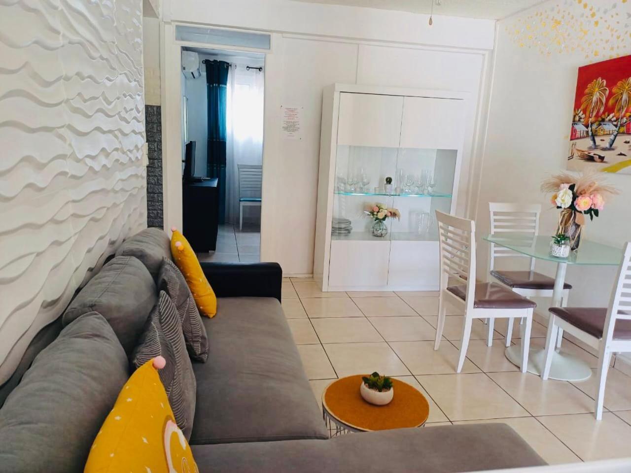 Apartamento Coquet F2 Climatise Avec Piscine Au Lamentin Le Lamentin Exterior foto