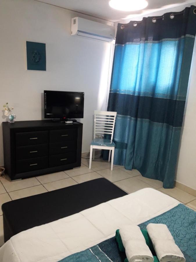 Apartamento Coquet F2 Climatise Avec Piscine Au Lamentin Le Lamentin Exterior foto